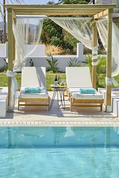 Alia Luxury Suites And Spa