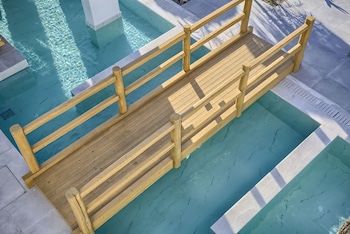 Alia Luxury Suites And Spa