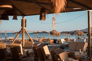 Alia Luxury Suites And Spa
