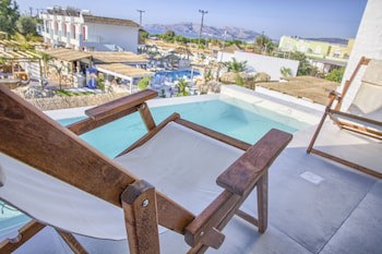 Alia Luxury Suites And Spa