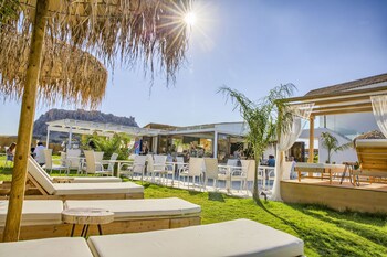 Alia Luxury Suites And Spa