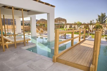 Alia Luxury Suites And Spa
