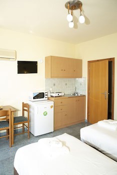 Alia Luxury Suites And Spa