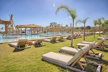 Alia Luxury Suites And Spa
