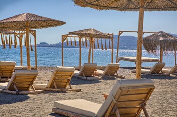 Alia Luxury Suites And Spa