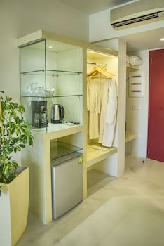 Alia Luxury Suites And Spa