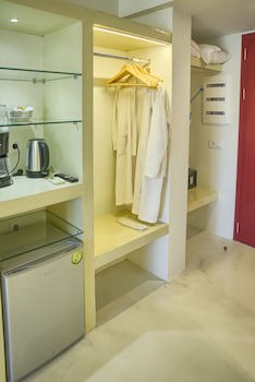 Alia Luxury Suites And Spa