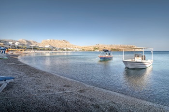 Alia Luxury Suites And Spa