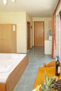Alia Luxury Suites And Spa