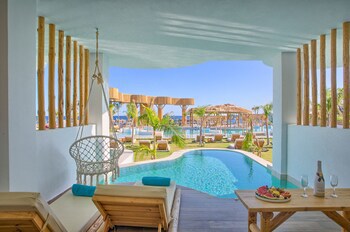Alia Luxury Suites And Spa
