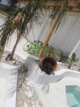 Alia Luxury Suites And Spa
