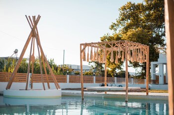 Alia Luxury Suites And Spa