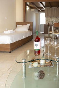 Alia Luxury Suites And Spa