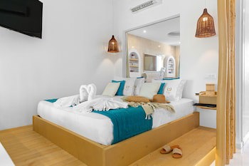 Alia Luxury Suites And Spa
