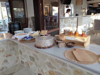 Alia Luxury Suites And Spa