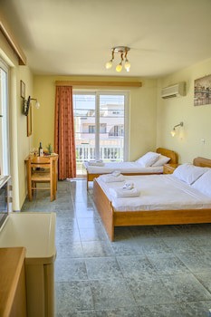 Alia Luxury Suites And Spa