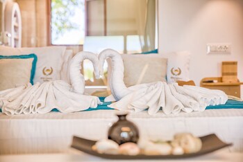 Alia Luxury Suites And Spa