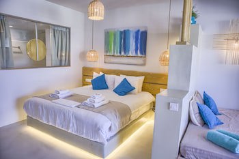 Alia Luxury Suites And Spa