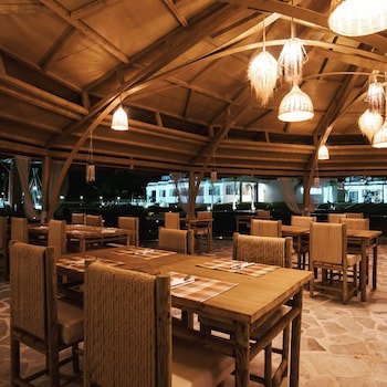 Alia Luxury Suites And Spa