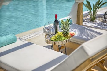 Alia Luxury Suites And Spa