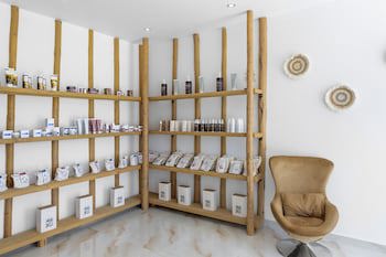 Alia Luxury Suites And Spa