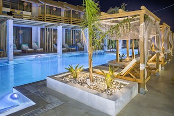 Alia Luxury Suites And Spa