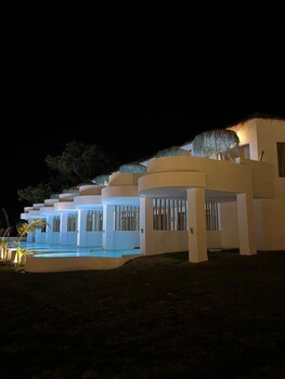 Alia Luxury Suites And Spa
