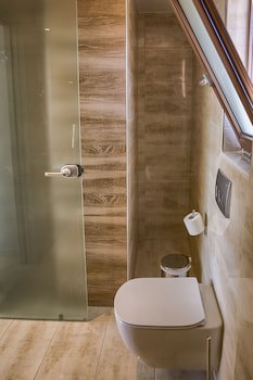 Alia Luxury Suites And Spa