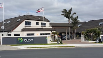 Bay Palm Motel