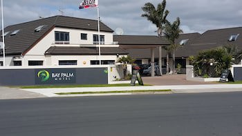 Bay Palm Motel