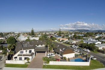 Bay Palm Motel