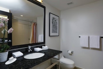 Courtyard By Marriott Panama Metromall