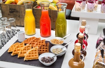 Courtyard By Marriott Panama Metromall