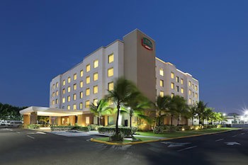 Courtyard By Marriott Panama Metromall