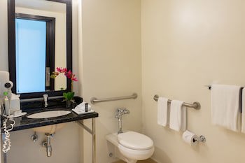 Courtyard By Marriott Panama Metromall