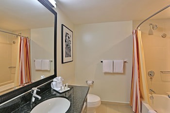 Courtyard By Marriott Panama Metromall
