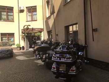 Edem Hotel Lviv