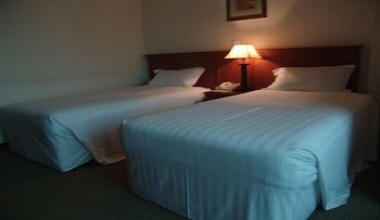 Adot Tina Hotel