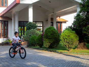 Amritara Ambatty Greens Resort