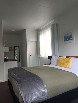 George Street Motel Apartments