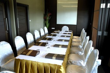 Kuiburi Hotel And Resort