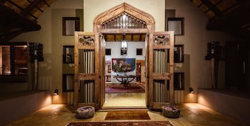 Khaya Ndlovu Safari Manor