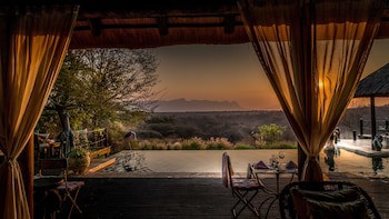 Khaya Ndlovu Safari Manor