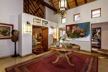 Khaya Ndlovu Safari Manor