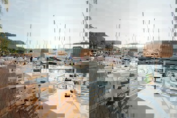 Yacht Classic Hotel - Boutique Class