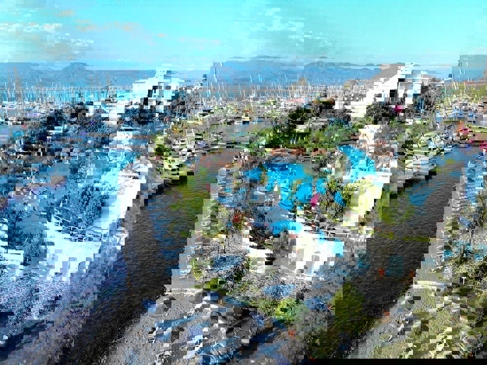 Yacht Classic Hotel - Boutique Class