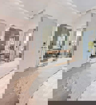 Yacht Classic Hotel - Boutique Class