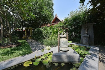 Zantiis Ndol Villas
