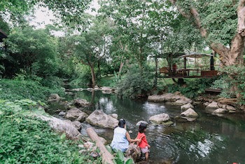 Zantiis Ndol Villas