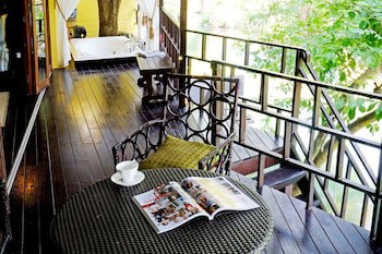Zantiis Ndol Villas